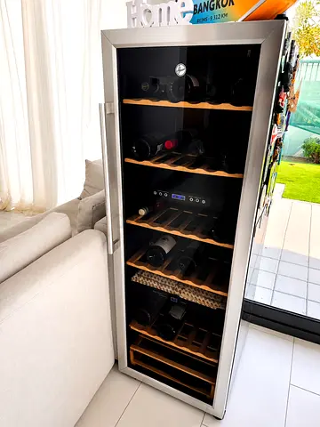 Hoover Wine 🍷 Fridge
