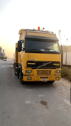 VOLVO TRAILER 2002 MODEL FOR SALE