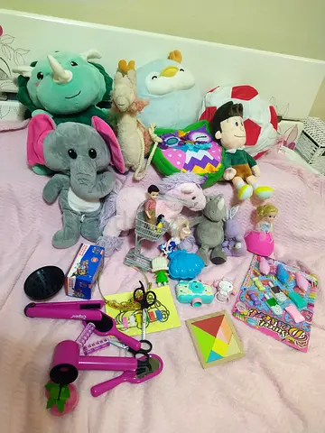 Mixed lot of plush toys and pretend-play accessories - good condition