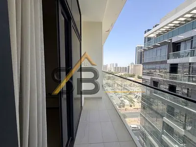 13 Month Contract | 1 Bedroom Hall | All Amenities 3 Min Metro