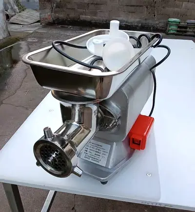 Commercial Electric Meat Grinder / Heavy Duty Mince Machine - Good Condition