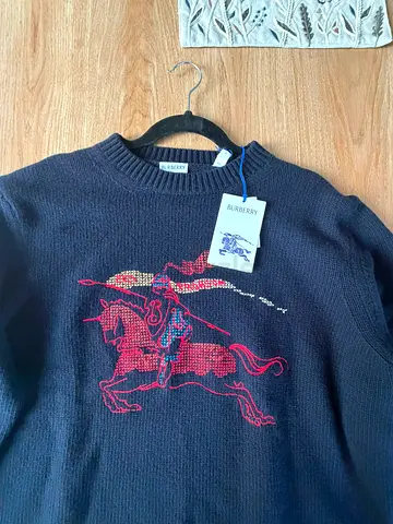 Burberry embroidered horse logo sweater - tagged, size in label