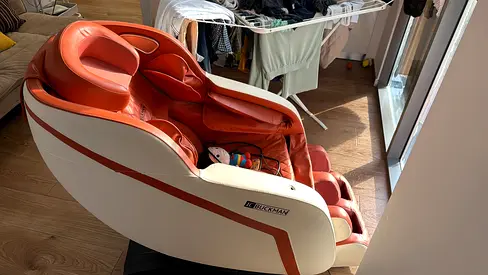 Full-body JC Buckman Massage Chair — Good Condition
