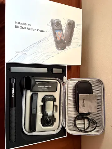 Camera Insta 360x5 Essential bundle