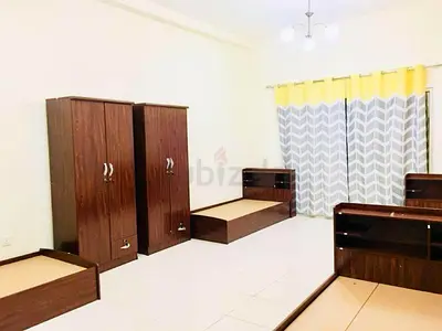MATER ROOM AVAILABLE FOR BACHELORES