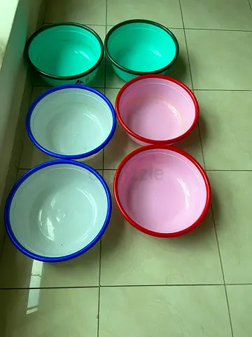 Plastic tub