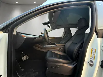 2023 Tesla MODEL Y — фото 10