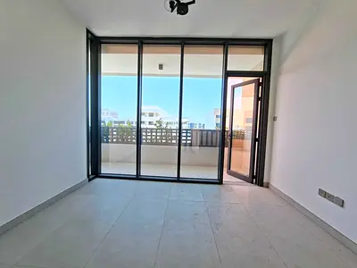 Limited Offer 1bedroom 1 month free 2 Washroom with belcony only 45k prime Location sharajh