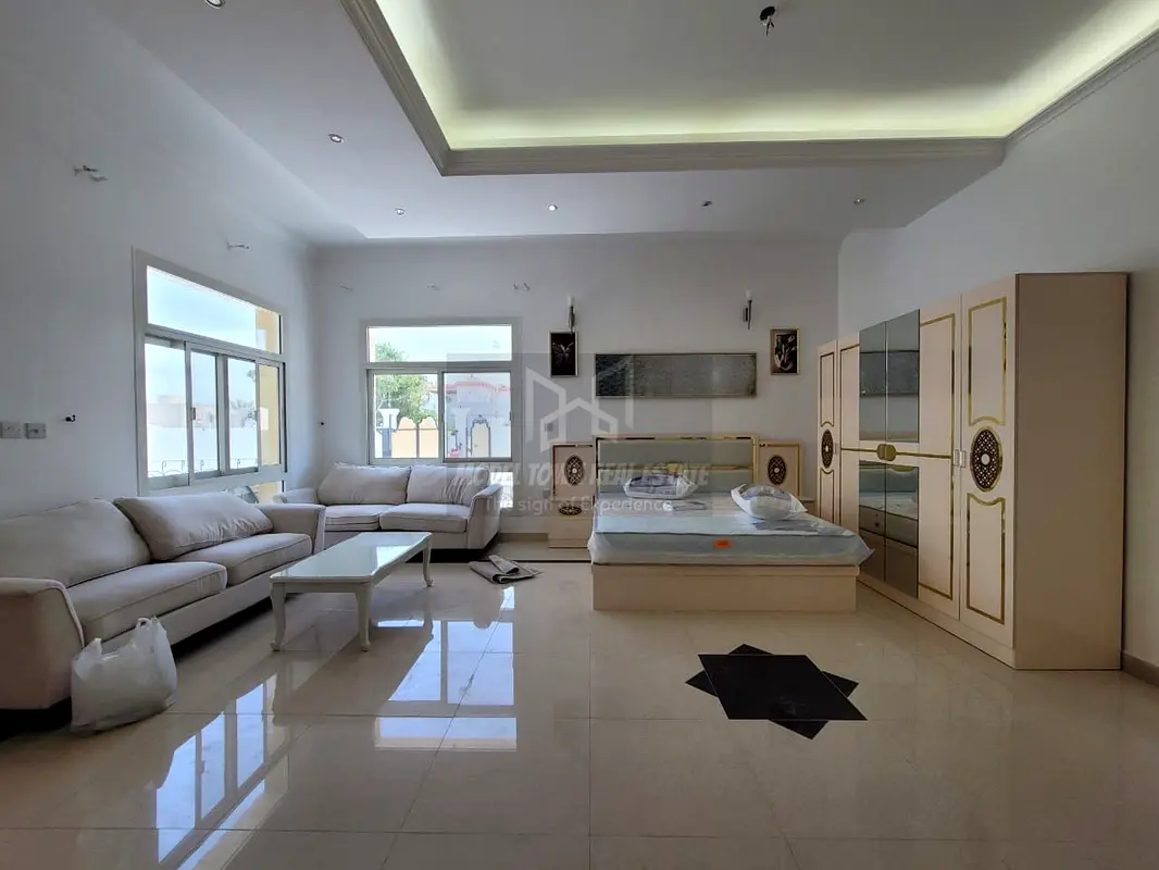 Fully Furnished Studio With Separate Kitchen ( Monthly 4000 ) Big Room Size / Sunlight Window / Free Parking