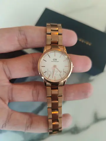 Daniel Wellington Rose Gold Women's Watch - Classic Petite, Gently Used