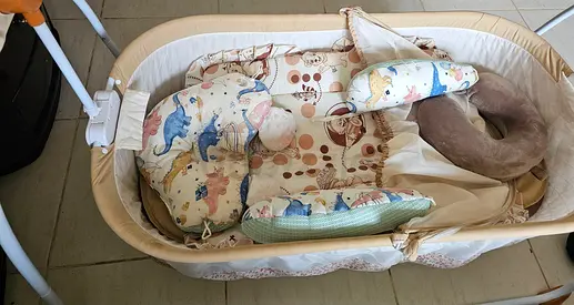 Lightweight Baby Bassinet with Cushions and Mobile - Beige
