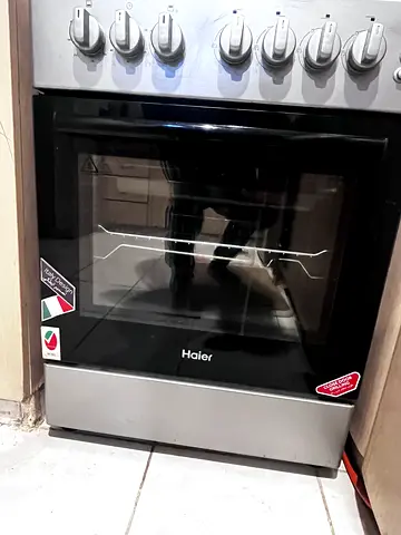 Haier freestanding gas oven and stove - good working condition
