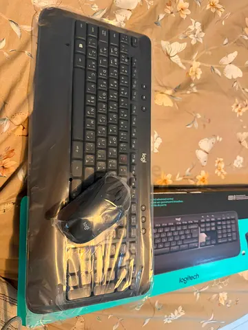 Logitech Wireless Keyboard and Mouse Combo - Good Condition