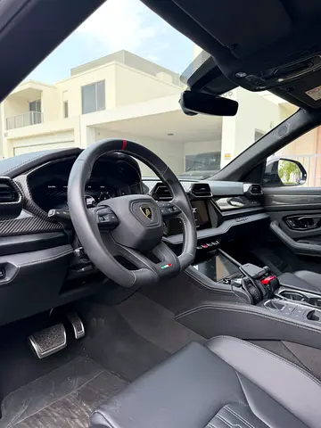 صورة 7 لـ 2025 Lamborghini URUS