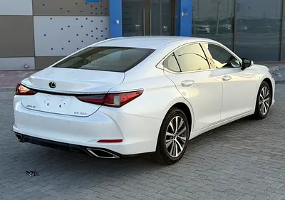 صورة مصغرة 5 لـ 2020 Lexus ES-SERIES
