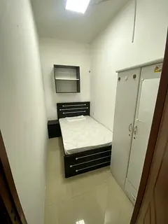 Beautiful Partition Room Available Marina Close DMCC Metro