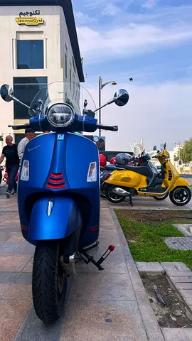 Vespa 300 GTS 2022
