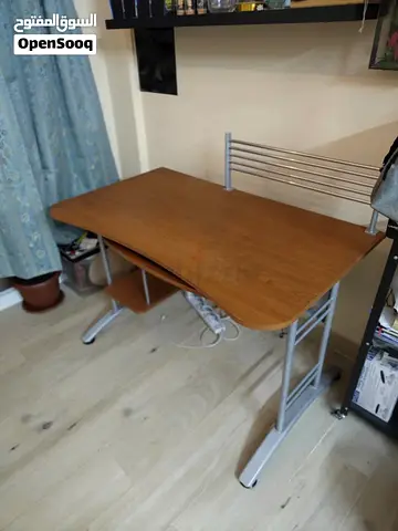 Wooden Computer Desk with Metal Frame – Good Condition