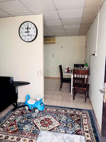 Looking for Roommate (Executive Bachelor for Studio)