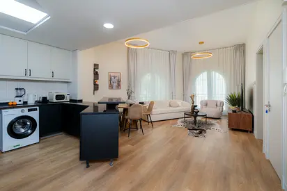 Vacant | Upgraded | Near metro