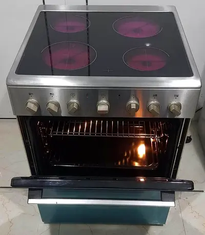 Midea Electric Cooker 60x60cm perfect working condition