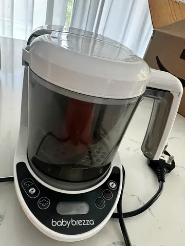Baby Brezza food maker and steamer (Good Condition)