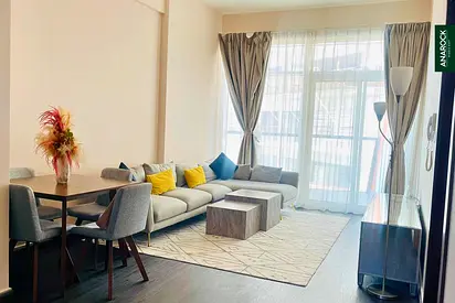 High Floor | Modern Cabinets | Near Metro