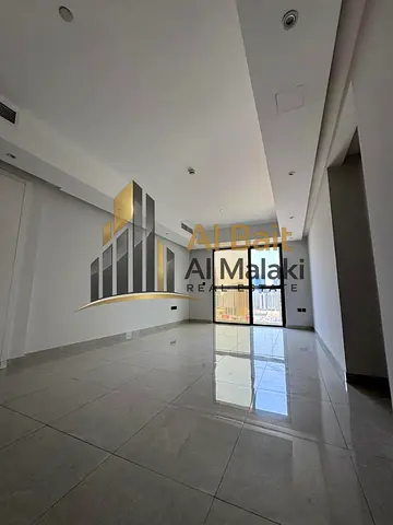شقة مميزة بغرفتين ماستر – باركن وجيم مجاني في التعاون
