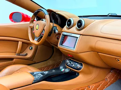 صورة مصغرة 8 لـ 2011 Ferrari CALIFORNIA