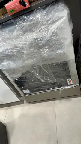 Used freestanding oven/stove in good condition, wrapped for transport