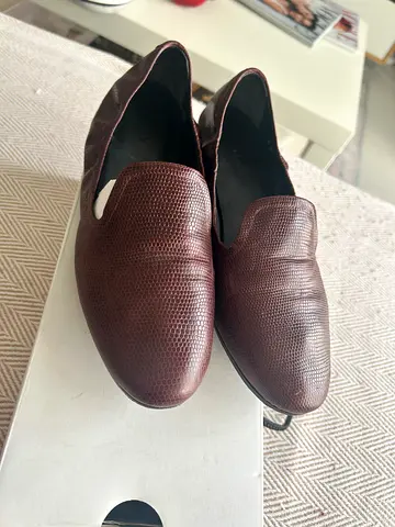 DKNY Brown textured leather shoes, size EU 40