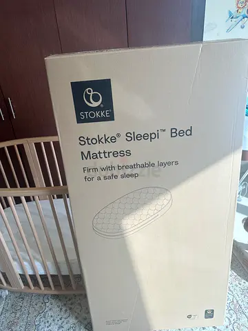 Stokke Sleepi Bed V3 Natural + Mattress + 2 Sheets | Like New | Original Box