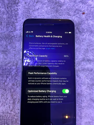 Iphone se 2 very good condition no scratch with 3 FREE accessories (see the describtion)