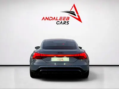 2022 AUDI E-TRON GT — фото 4