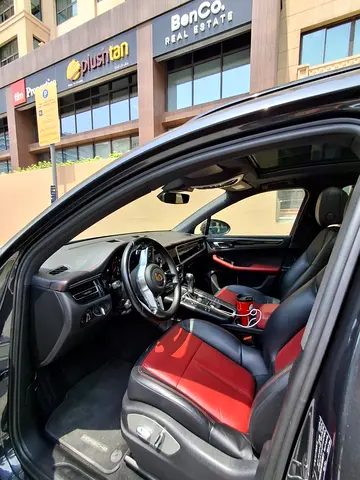 صورة 3 لـ 2021 Porsche MACAN