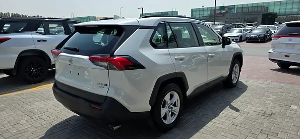 2019 Toyota RAV 4 — фото 2