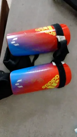 (NEGOTIABLE) Adidas Shin pads original