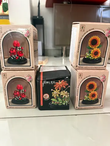 Set of 5 Flower Building Block Kits – New