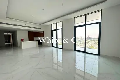 Villa & Pool View | Mid floor| Near metro