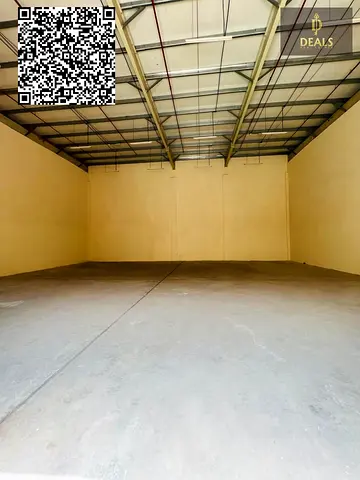مستودع أرضي للإيجار في أم القيوين | 2,875 قدم مربع | كهرباء 17 كيلوواط | 85,000 درهم