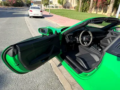 2023 Porsche 911 — миниатюра 17
