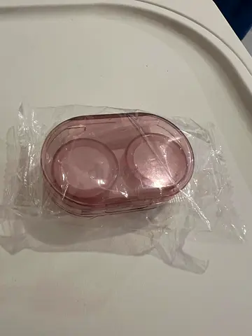 Contact lense case with clip
