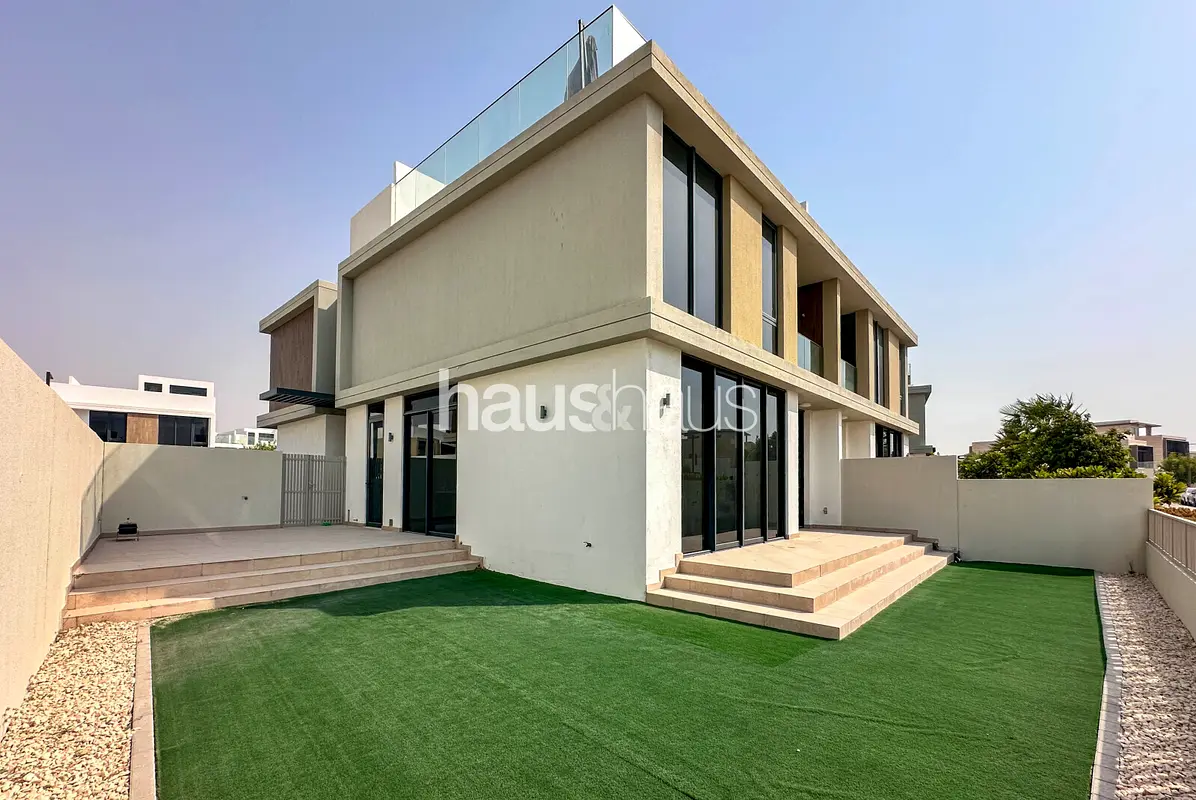 True Corner | Large Plot | Vacant on Transfer