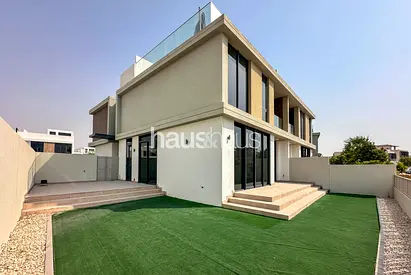 True Corner | Large Plot | Vacant on Transfer
