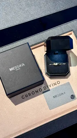 Authentic Brand New Move Messika classique small model