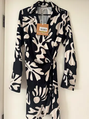 Brand new Seven Wonders wrap dress size S