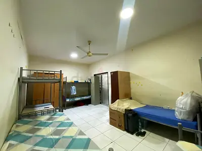 Bed Space For Executive Indian/pakistanies 2 min to Rigga metro