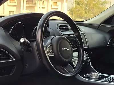2016 Jaguar XE — фото 6