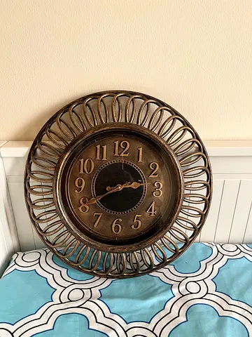 Vintage-style Decorative Wall Clock - Bronze Finish
