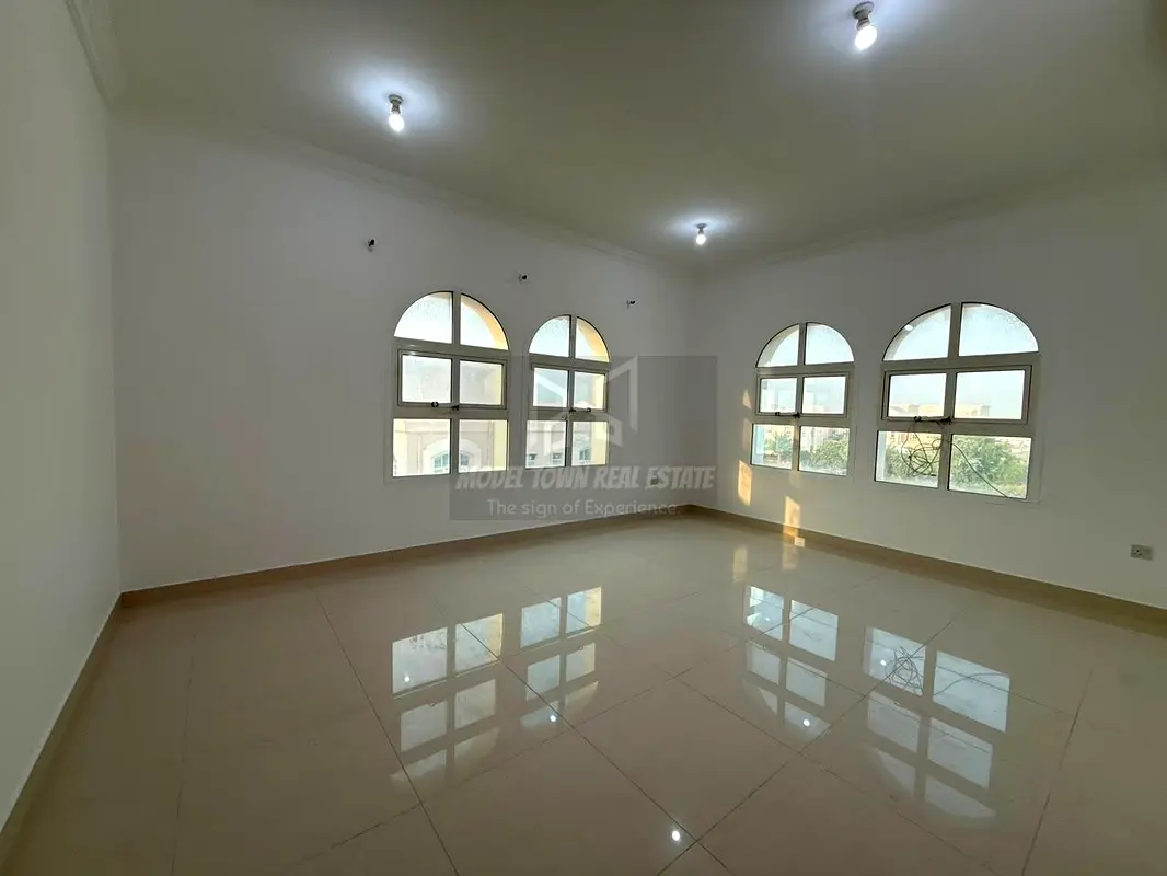 Royal Finishing Studio with Sep Kitchen/Nice Layout/Sunlight View/M-3000